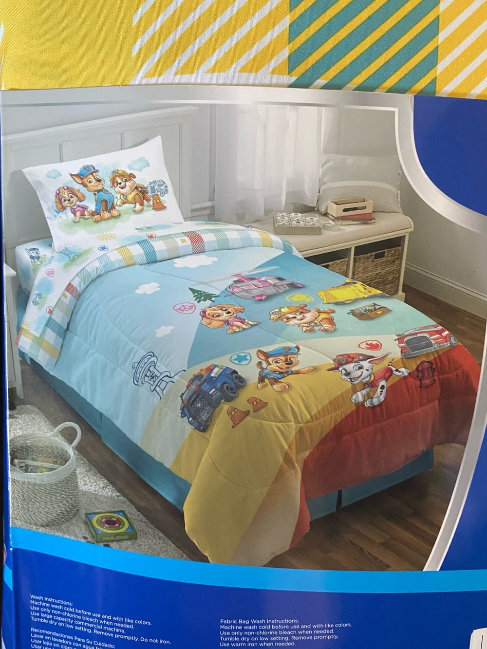 Nickelodeon Paw Patrol Twin
Comforter Bedding. Reversible
